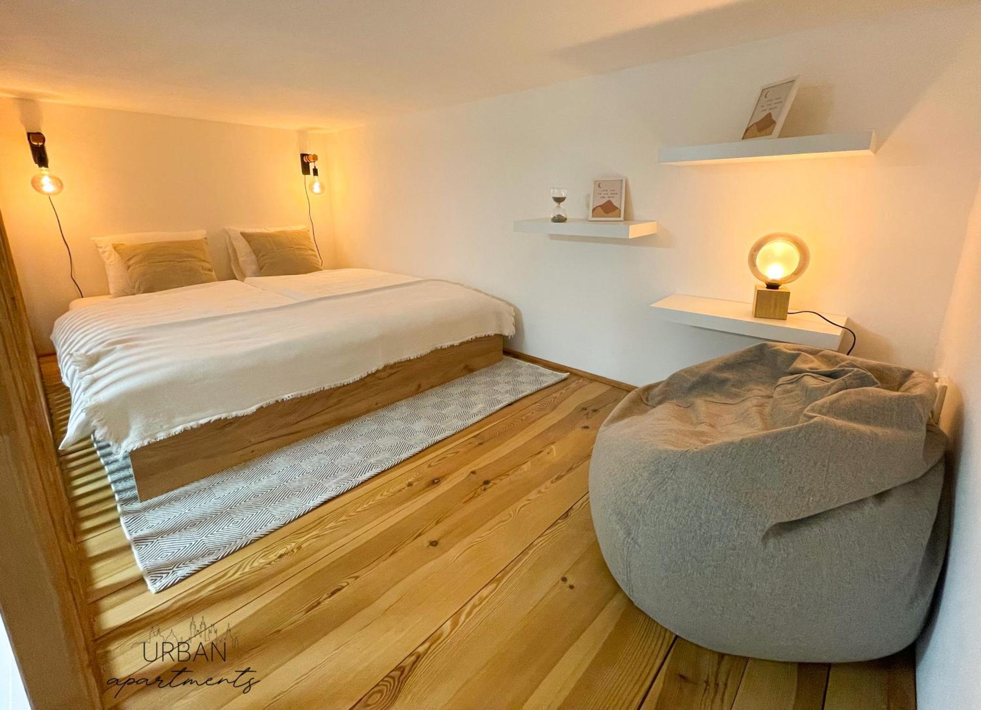 Loft Maniny By Urban Apartments Прага Экстерьер фото